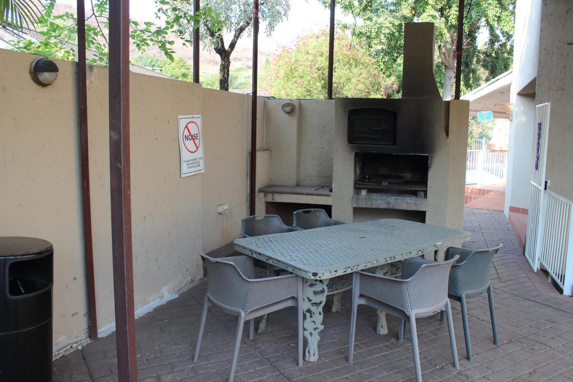 Purple Olive Guest House Претория Екстериор снимка