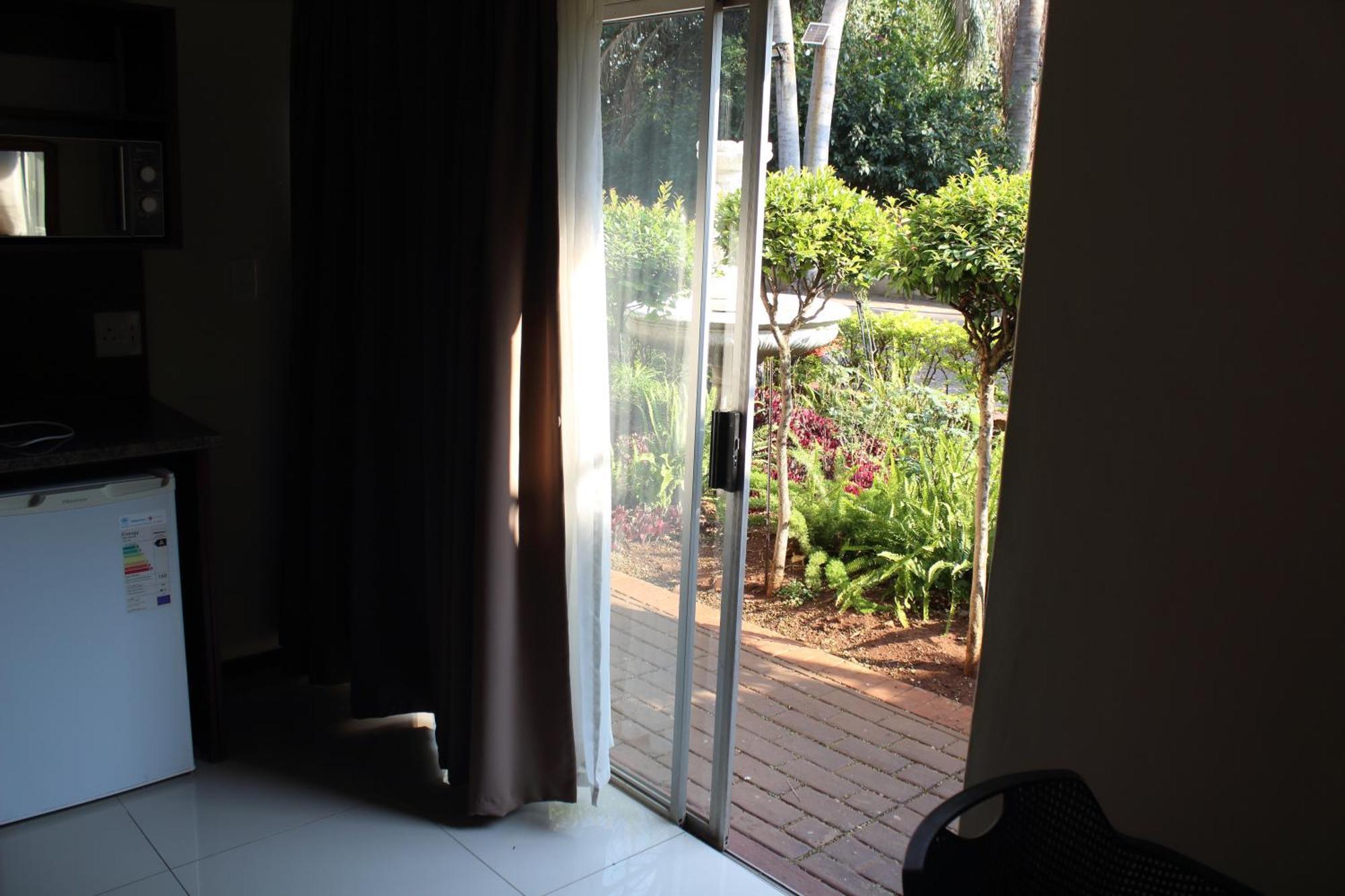 Purple Olive Guest House Претория Екстериор снимка
