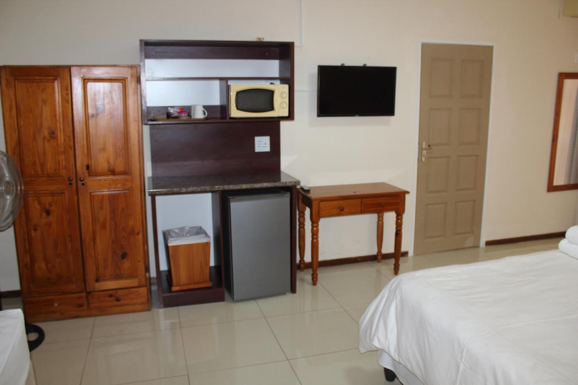 Purple Olive Guest House Претория Екстериор снимка