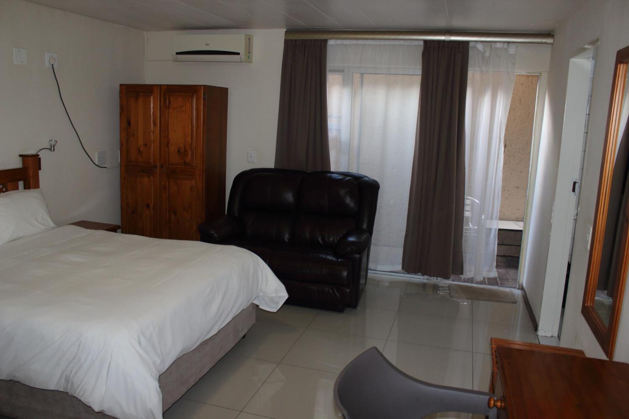 Purple Olive Guest House Претория Екстериор снимка